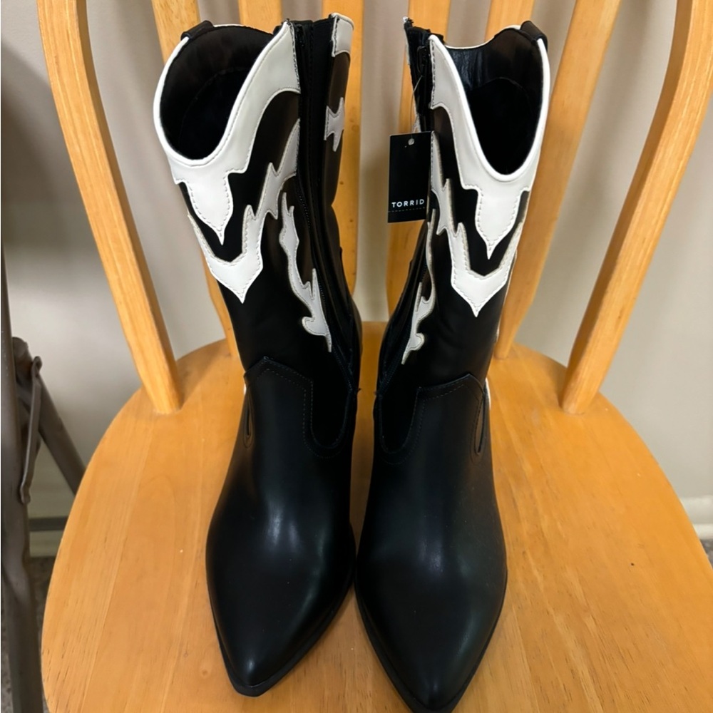 Torrid Wide 7.5 Boots